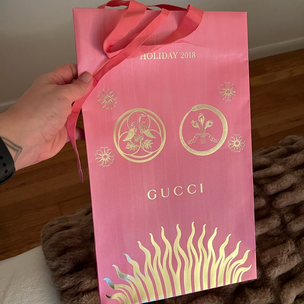 🎉BRAND NEW medium Gucci holiday 2018 shopping bag
